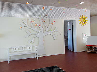 Eingangshalle mit Blick ins B�ro.